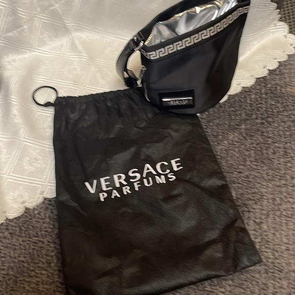 Versace parfums bucket bag - Picture 16 of 16
